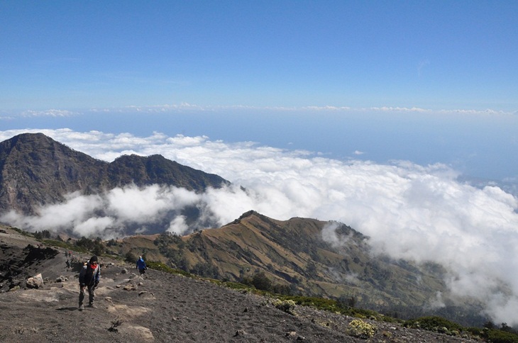 Gunung-gunung indah Indonesia menarik pelancong global untuk datang. (Foto: Pixabay/rinaagtiana)