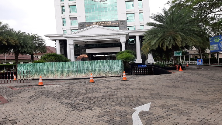 Penyidik KPK Bawa Berkas dari Kantor KKP