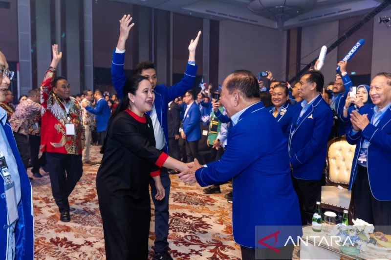 Puan Ucapkan Selamat AHY Pimpin Lagi Demokrat, Saat Salaman Digengam Erat SBY
