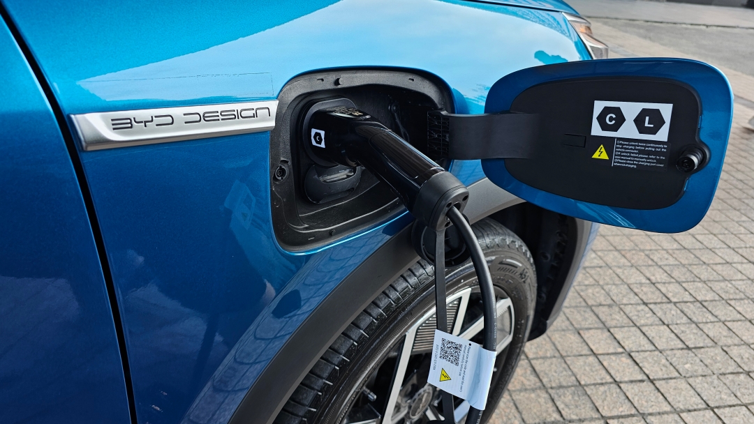 Layaknya Power Bank, BYD Atto 3 Bisa Jadi Sumber Listrik dengan Fitur V2L