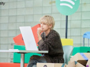 Multitasking, V BTS Kenalkan Album 'Layover' Sambil Bermain dalam Spotipoly