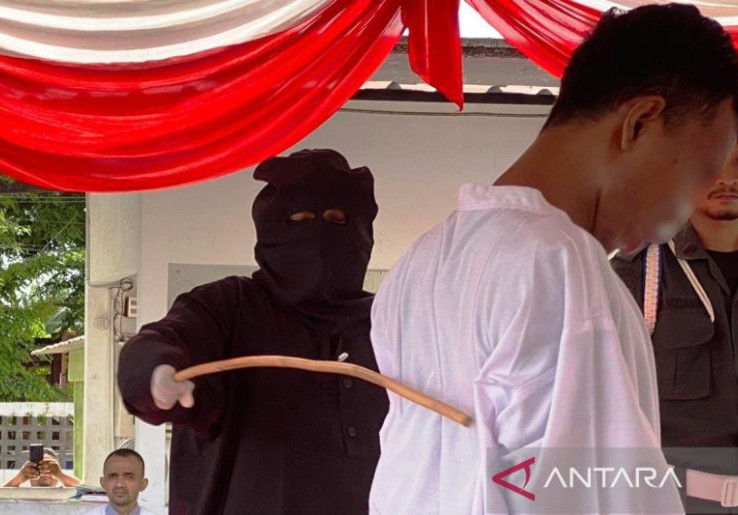 Sopir Angkot Pemerkosa Penumpang di Aceh Bebas Setelah Dicambuk 154 Kali 