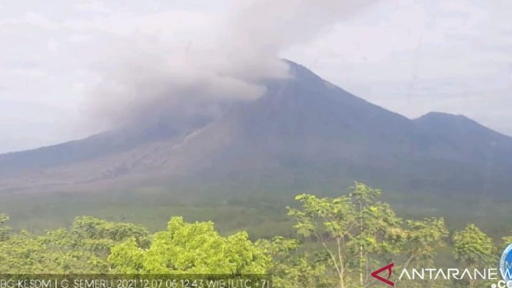 Masyarakat Sekitar Gunung Semeru Diimbau Tak Beraktivitas Radius hingga 5 Kilometer