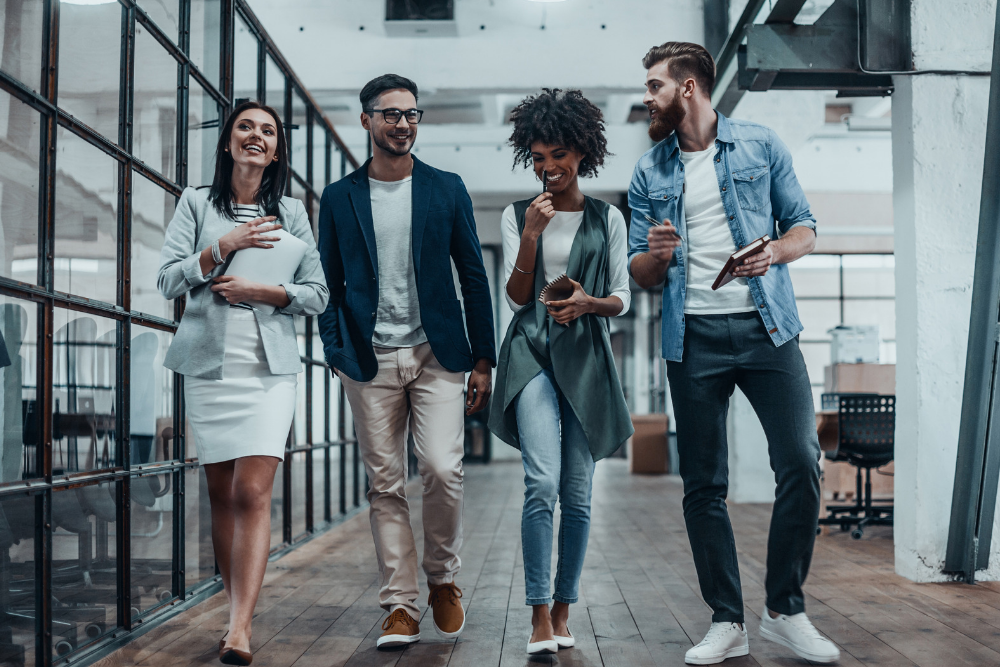 Jangan menggunakan kaos. (Foto Axcet HR Solutions Blog)