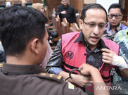 Permintaan Zoom Ditolak, Terdakwa Nadiem Makarim Jalani Sidang Pakai Infus