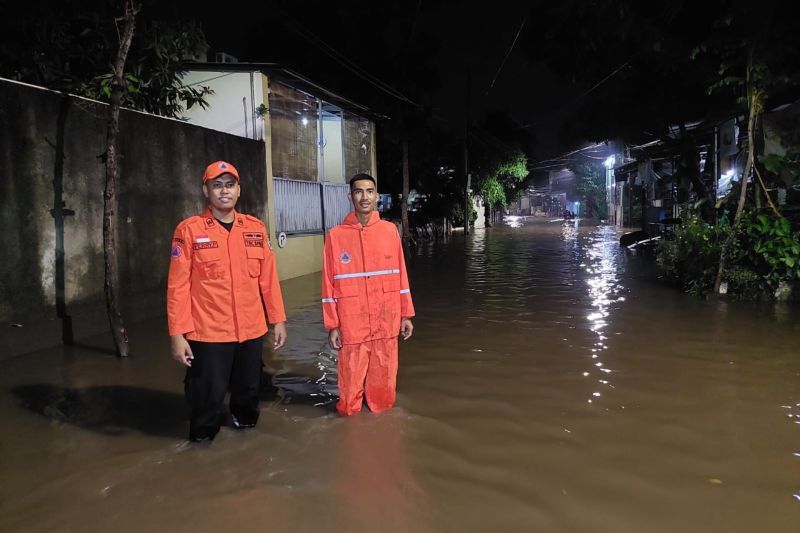 Malam Ini Banjir di Cawang Sampai Ketinggian 190 Cm