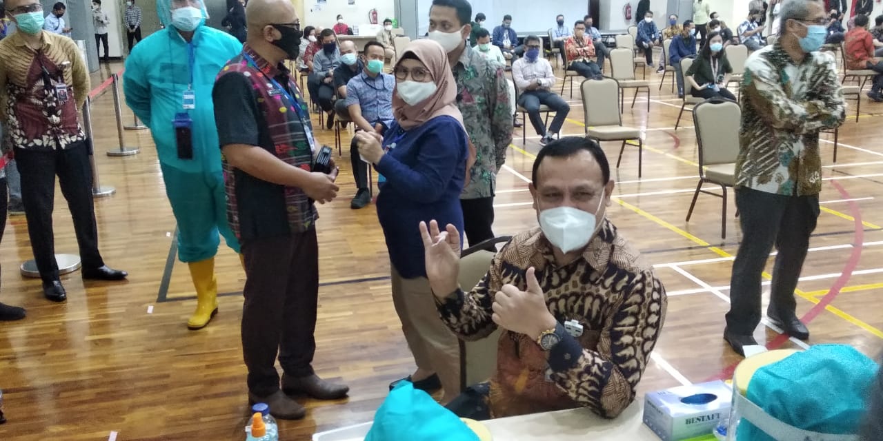 Komisi Pemberantasan Korupsi (KPK) menggelar tes cepat atau rapid test untuk 2 ribu pegawainya jelang menyambut penerapan tatanan hidup normal baru atau new normal.