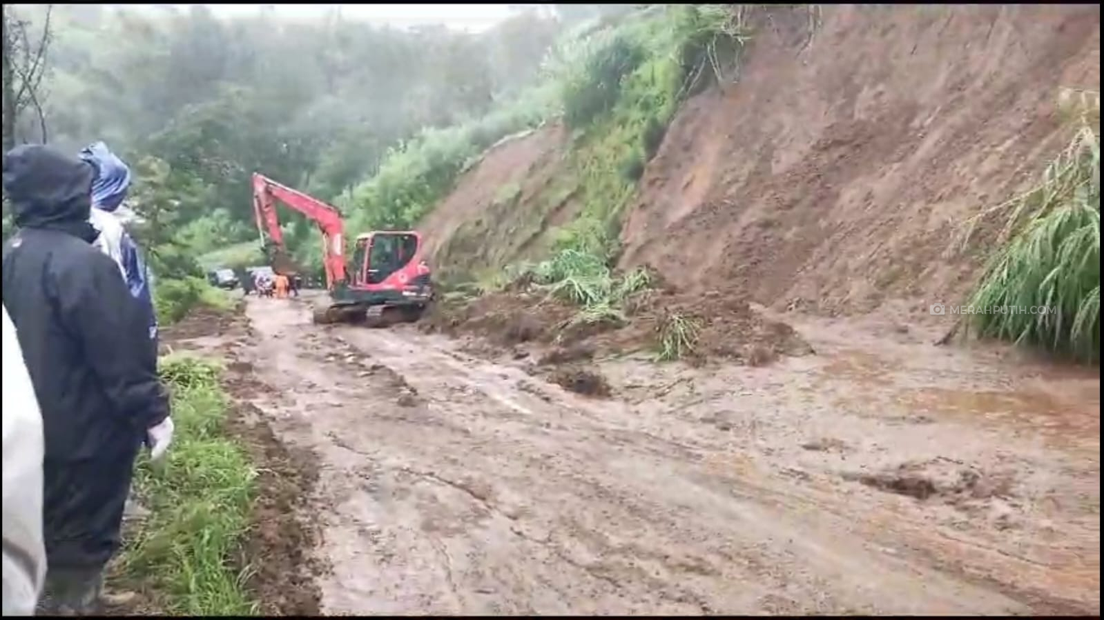 Longsor Lereng Merapi Tutup Jalur Alternatif Boyolali-Borobudur