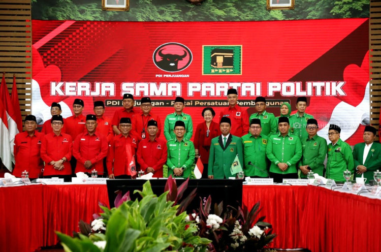 Senyum Megawati saat Foto Bersama Elite PPP dan PDIP