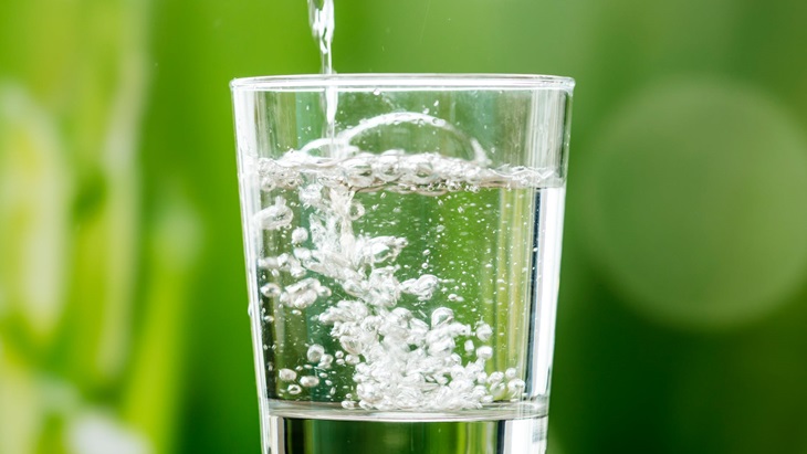 Catat! Kamu Butuh Minum Lebih Dari Delapan Gelas Air Sehari