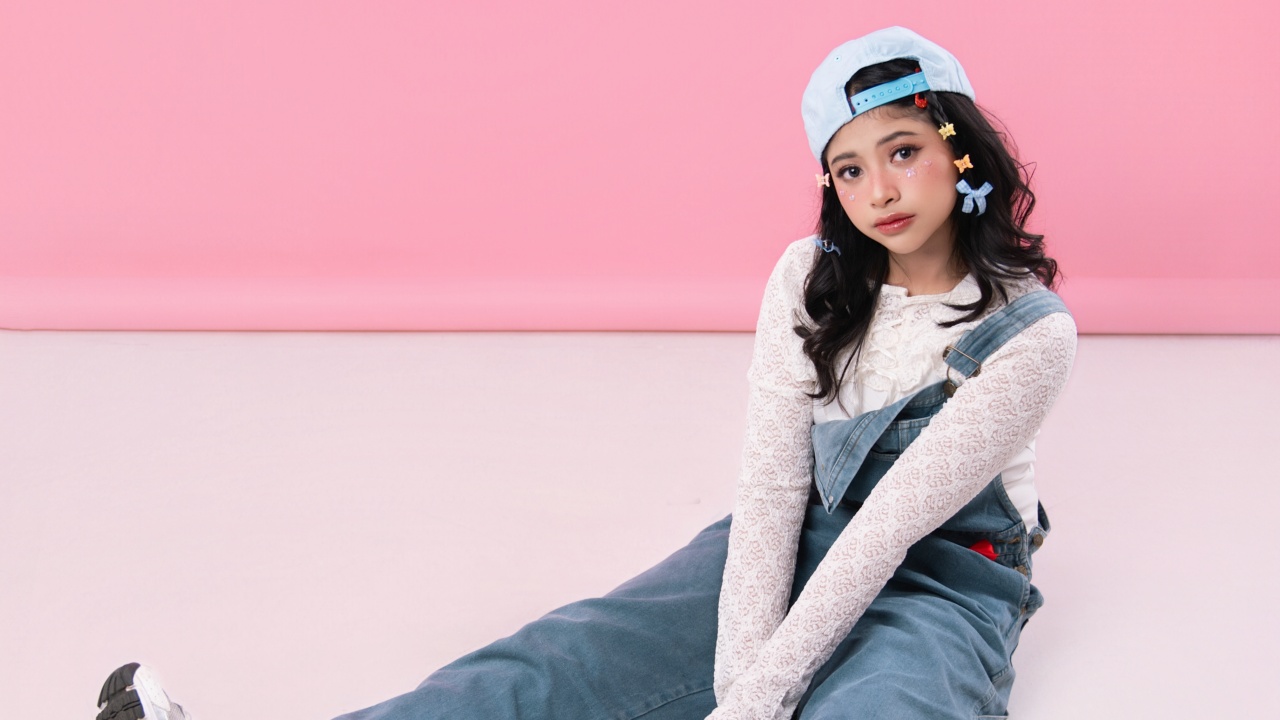 Shakirra Vier Rayakan Butterfly Era lewat Single Ceria ‘Tatap Mata’