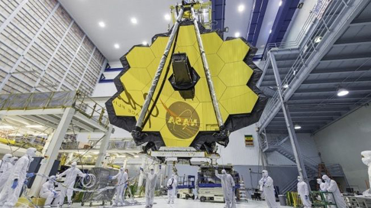 Sukses, NASA Luncurkan Teleskop Revolusioner James Webb