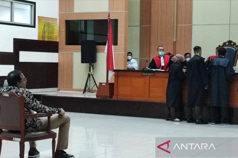 Luhut Absen dalam Sidang Perdana Haris Azhar dan Fatia KontraS