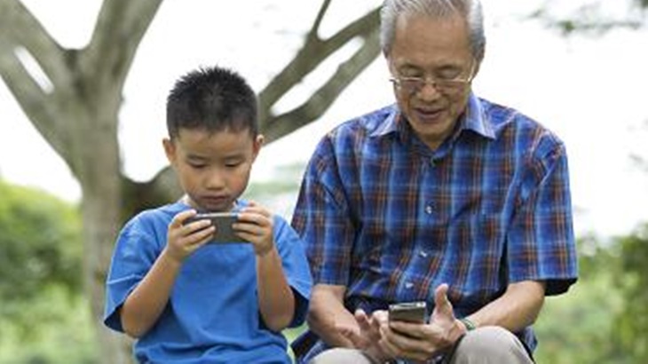 Menyedihkan, Smartphones Menculik Orangtua dari Anak-anaknya