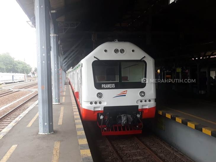 KA Prameks, KA lokal diwilayah DAOP 6. (Foto: MP/Teresa Ika)