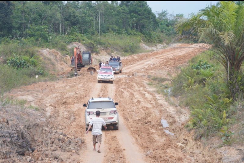 135 Kilometer Jalan Perbatasan di Kalbar Ditargetkan Sudah Diaspal