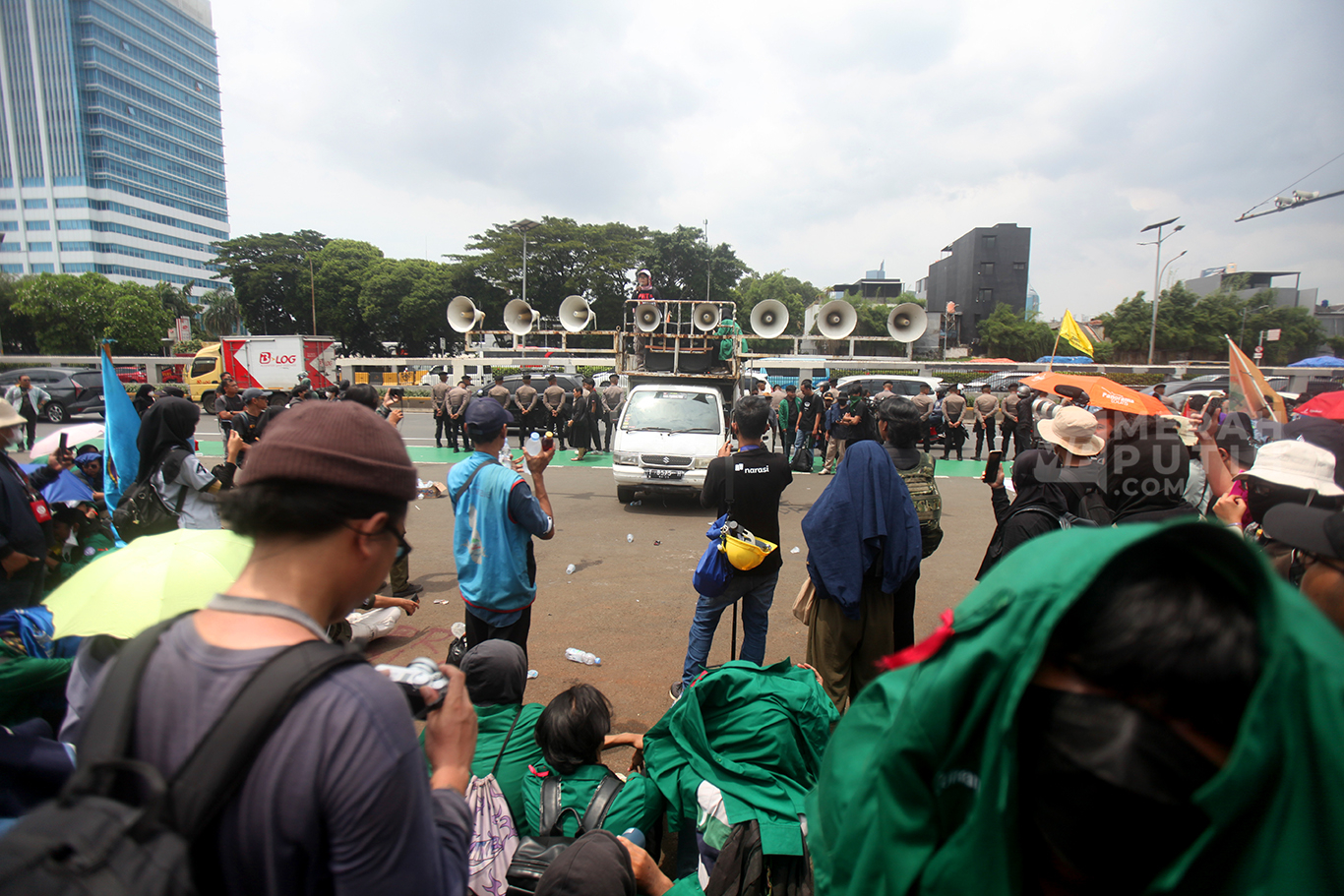 ICW Ungkap Polri Gunakan Uang Publik Rp 3,8 Triliun untuk 'Hajar' Rakyat