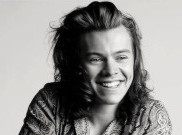 Harry Styles Dilempari Kiwi. Kenapa ya?