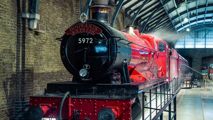 Bahagianya 30 Pelajar SD Kunjungi Taman Hiburan Harry Potter di Jepang