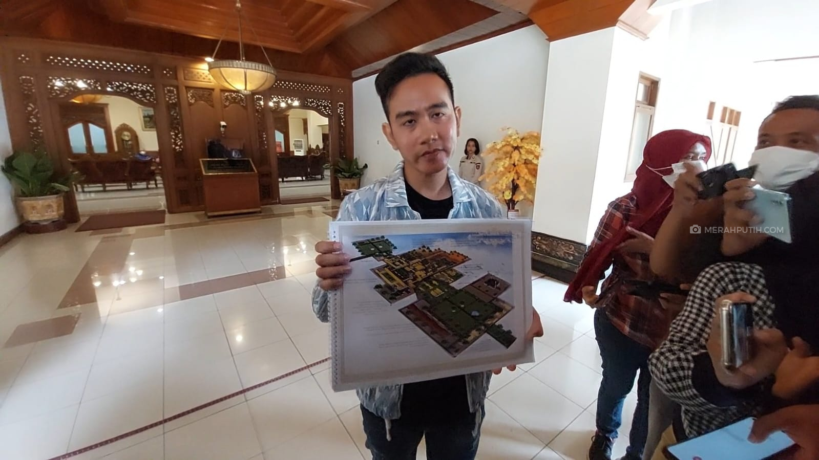PB XIII Serahkan Master Plan Revitalisasi Keraton Surakarta