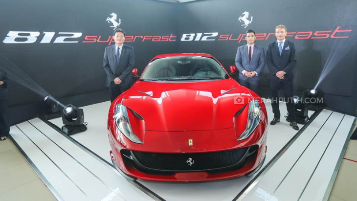 Ferrari 812 Superfast Siap Melesat di Jalanan Indonesia