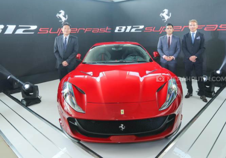 Ferrari 812 Superfast Siap Melesat di Jalanan Indonesia