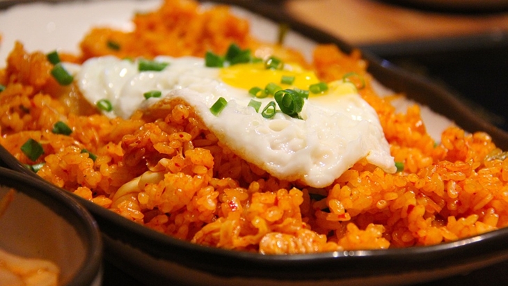 5 Kuliner Indonesia yang Bikin Turis Asing Ketagihan
