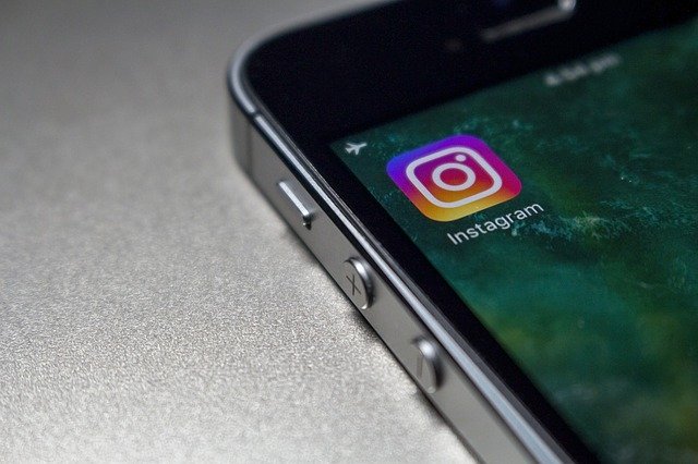 Stiker Komentar Stories Instagram