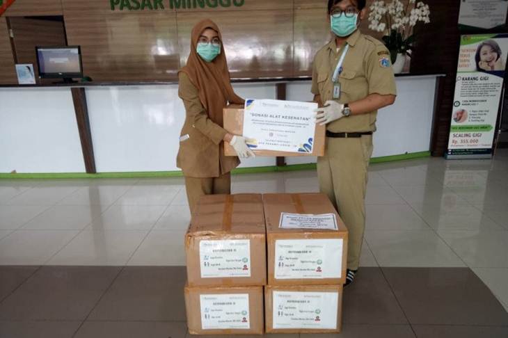 Bantuan alat pelindung diri yang diserahkan pihak swasta ke sejumlah rumah sakit (ANTARA/HO- Dok pri)