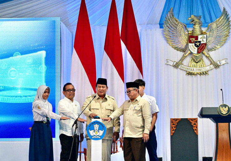 Momen Presiden Prabowo Subianto Luncurkan Program Digitalisasi Pembelajaran untuk Indonesia Cerdas