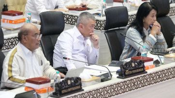 Raker Menhub dan Komisi V DPR Bahas Kecelakaan Kereta di Bekasi Timur