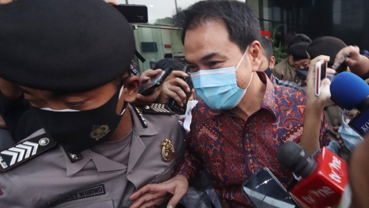 KPK Buru Azis Syamsuddin