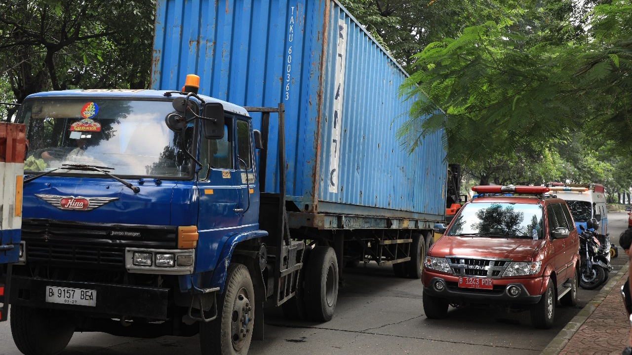 9 Kendaraan Berat Terjaring Operasi Gabungan Penegakan Kepatuhan Uji Emisi