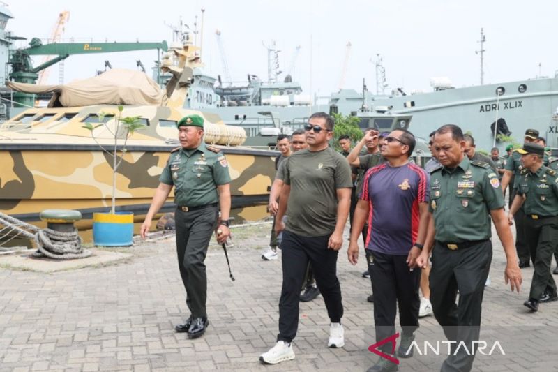 TNI AD Kirim Kapal ke Papua Selatan Buat Dukung Program Ketahanan Pangan
