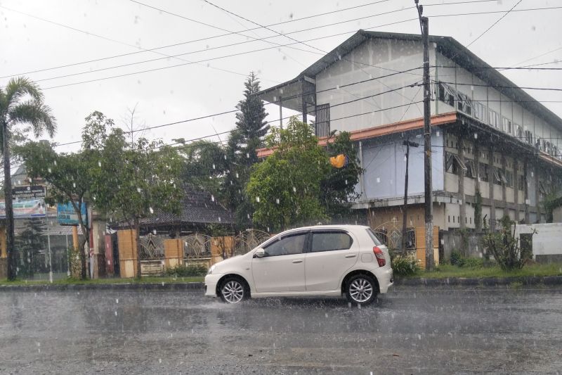 Hujan di lombok tengah mandalika