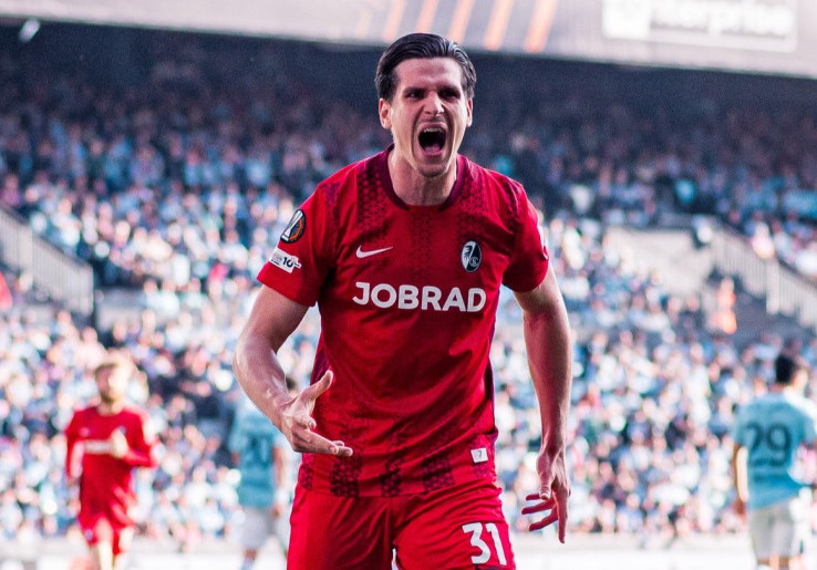 Manchester United dan Arsenal Berebut Igor Matanovic, Freiburg Ogah Lepas Januari 2027