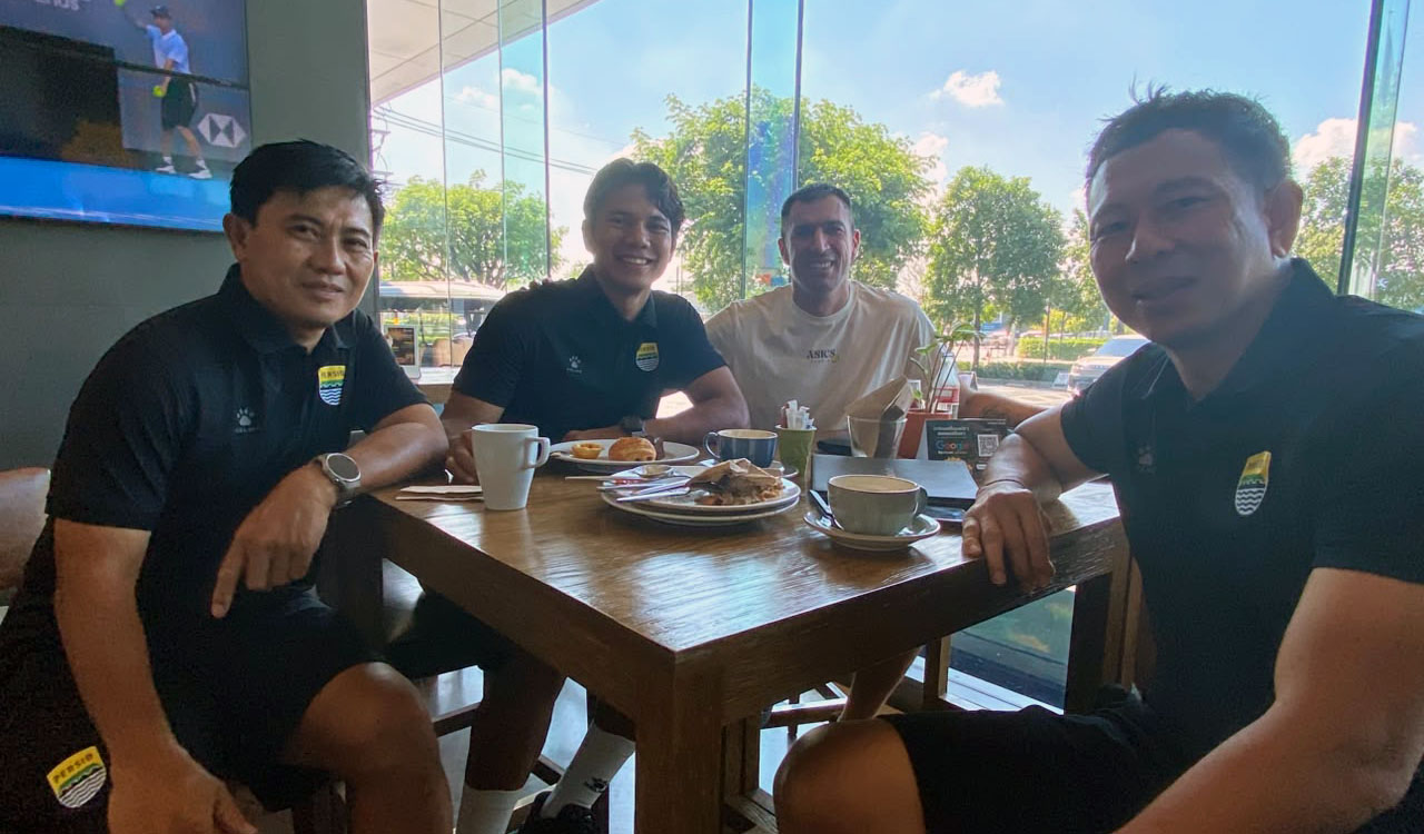 Reuni Spesial Persib di Thailand, 2 Mantan Pemain Juara Datang Temui Maung Bandung
