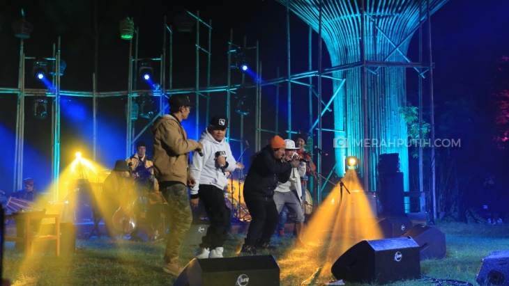 Jogja Hip Hop Foundation Sukses Tutup 'Jazz Gunung Bromo 2022' dengan Manis