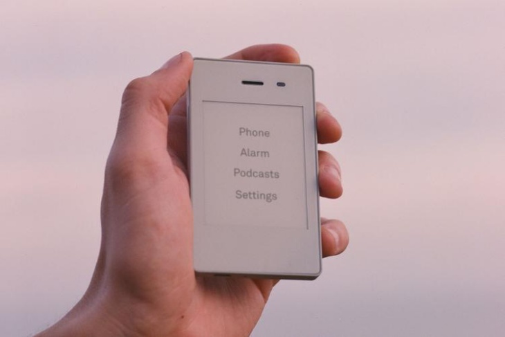 Light Phone II, smartphone tanpa media sosial. (Foto Hypebae)