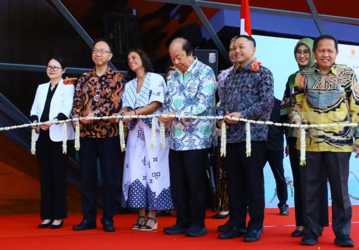 Tahir Solo Museum Resmi Dibuka, Pamerkan Fosil Dinosaurus Asli dengan Leher 20 Meter