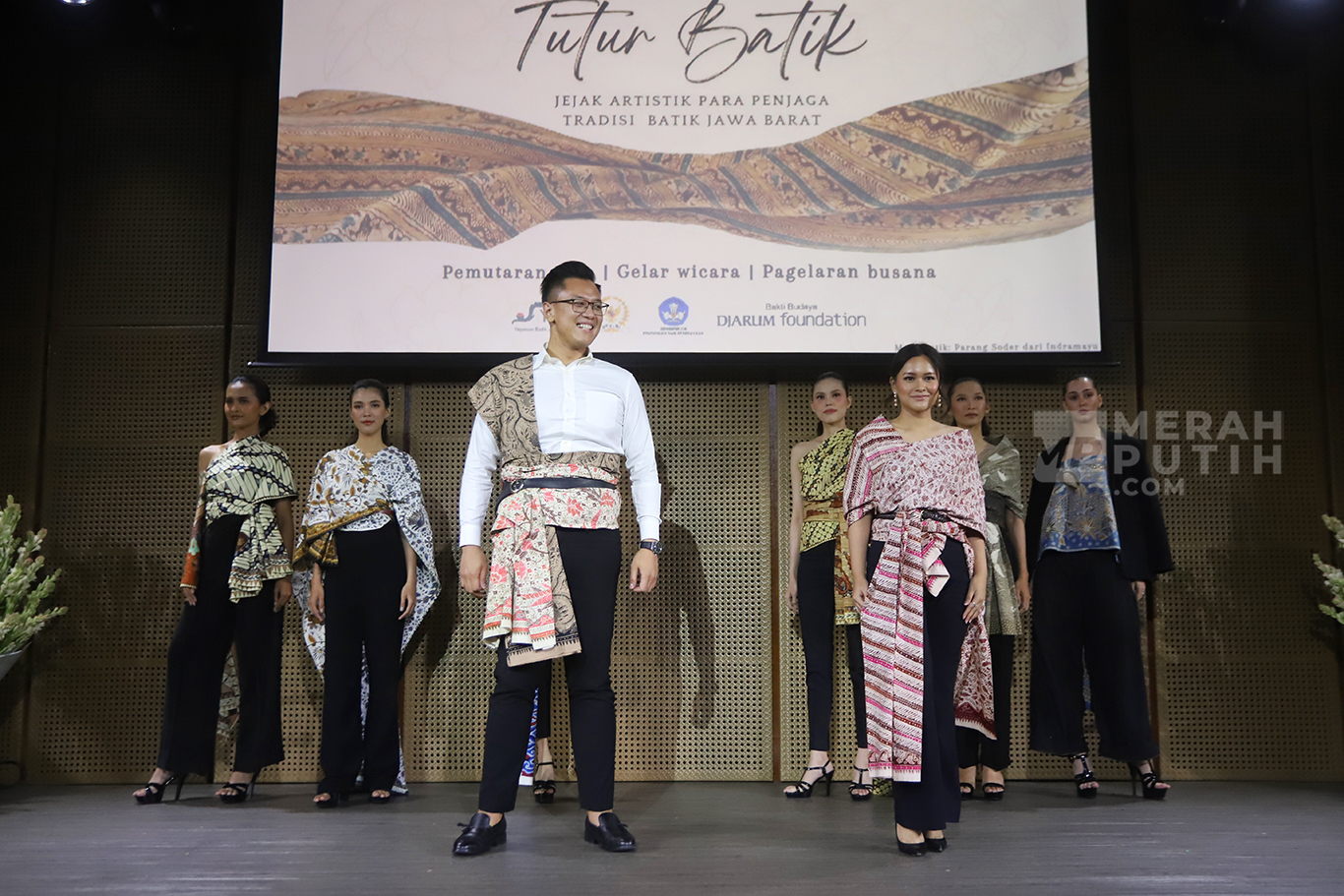 Pagelaran Tutur Batik: Jejak Artistik Para Penjaga Tradisi Batik Jawa Barat 