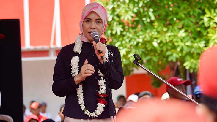 Atikoh Sebut Ganjar-Mahfud tak Mungkin Hentikan Bansos 