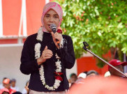 Atikoh Sebut Ganjar-Mahfud tak Mungkin Hentikan Bansos 
