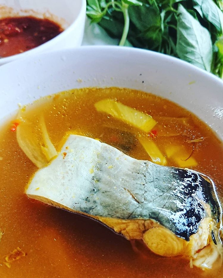 Pertama-tama sediakan ikan patin dan bumbu-bumbu untuk membuat pindang patin. (Foto: instagram.com/flor_florentina)