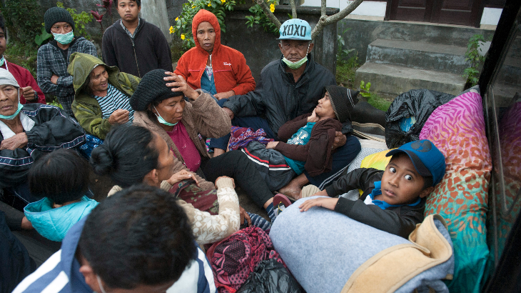 Repotnya Siswa SD dan SMP Hadapi Ujian di Bawah Ancaman Erupsi Gunung Agung 