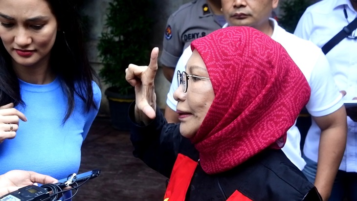 Ratna Sarumpaet Kasihan Sama Tompi dan Rocky Gerung