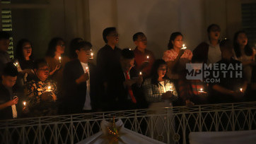 Khidmat Umat Kristiani Ibadah Natal 2024 di GPIB Immanuel Jakarta