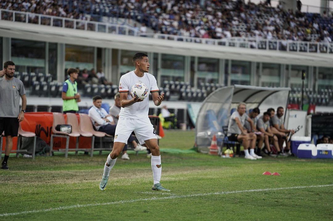Jay Idzes Debut di Serie A, Venezia Curi Poin dari Fiorentina