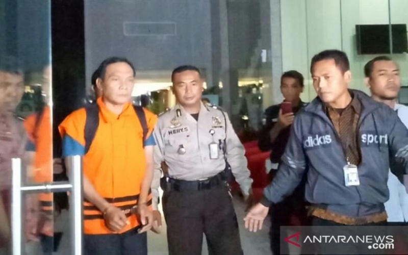 Hakim KYT saat digelandang ke Gedung KPK Jakarta Selatan