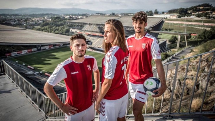 Terinspirasi Desain Baju Tentara Romawi, Begini Bentuk Jersey Unik Braga